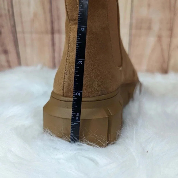 BP‎ Chelsea Boot suede Size 9M tan color NWOB - Picture 7 of 7
